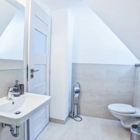 אכסניה Kamenie דמנובסקה דולינה