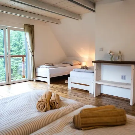 Kamenie * דמנובסקה דולינה